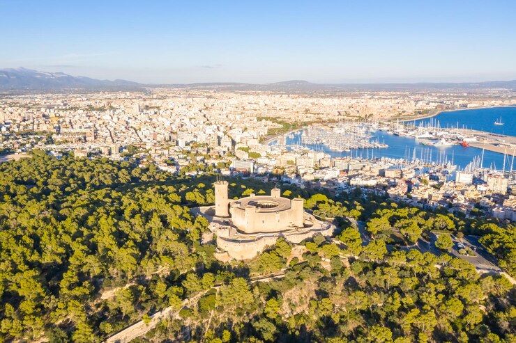 Descubre la arquitectura y cultura de Mallorca en sus monumentos